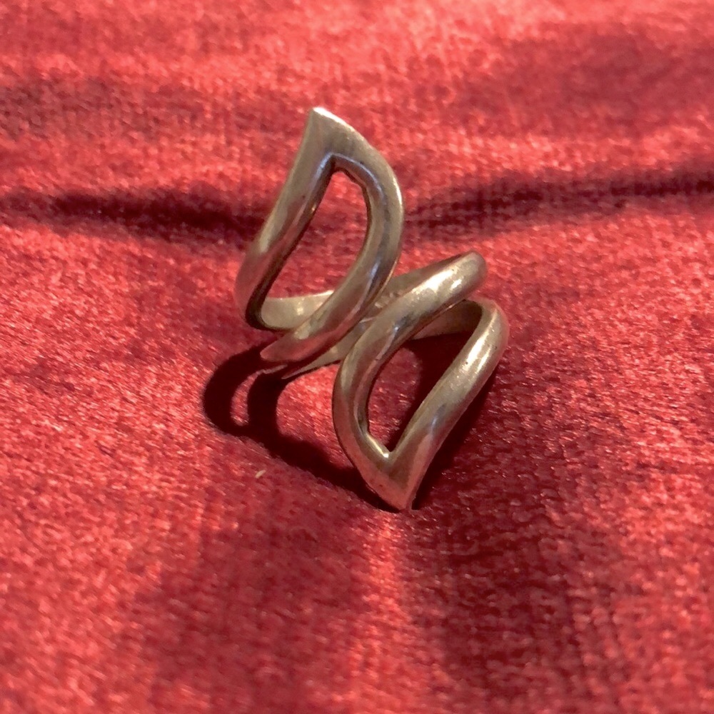 Sterling silver ring .925 wave design